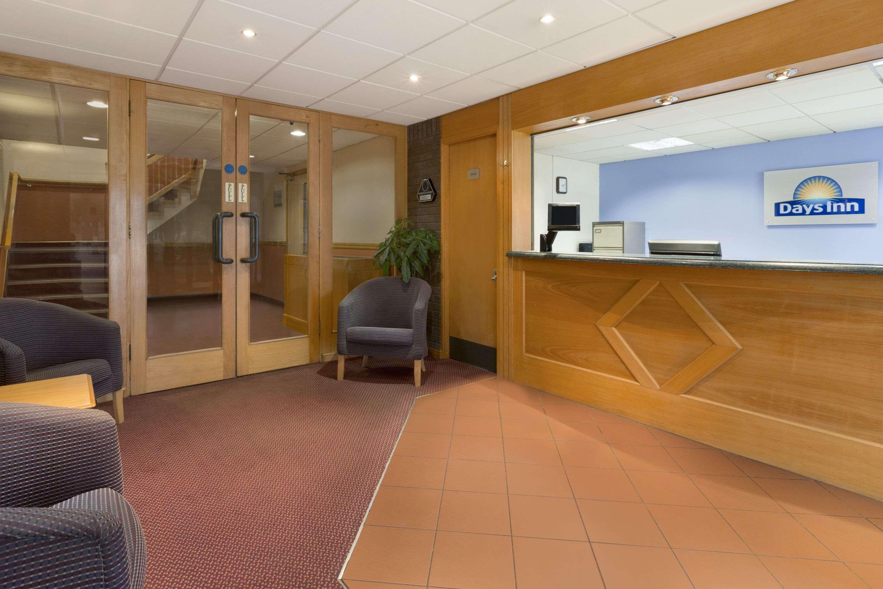 Days Inn Taunton Bagian luar foto