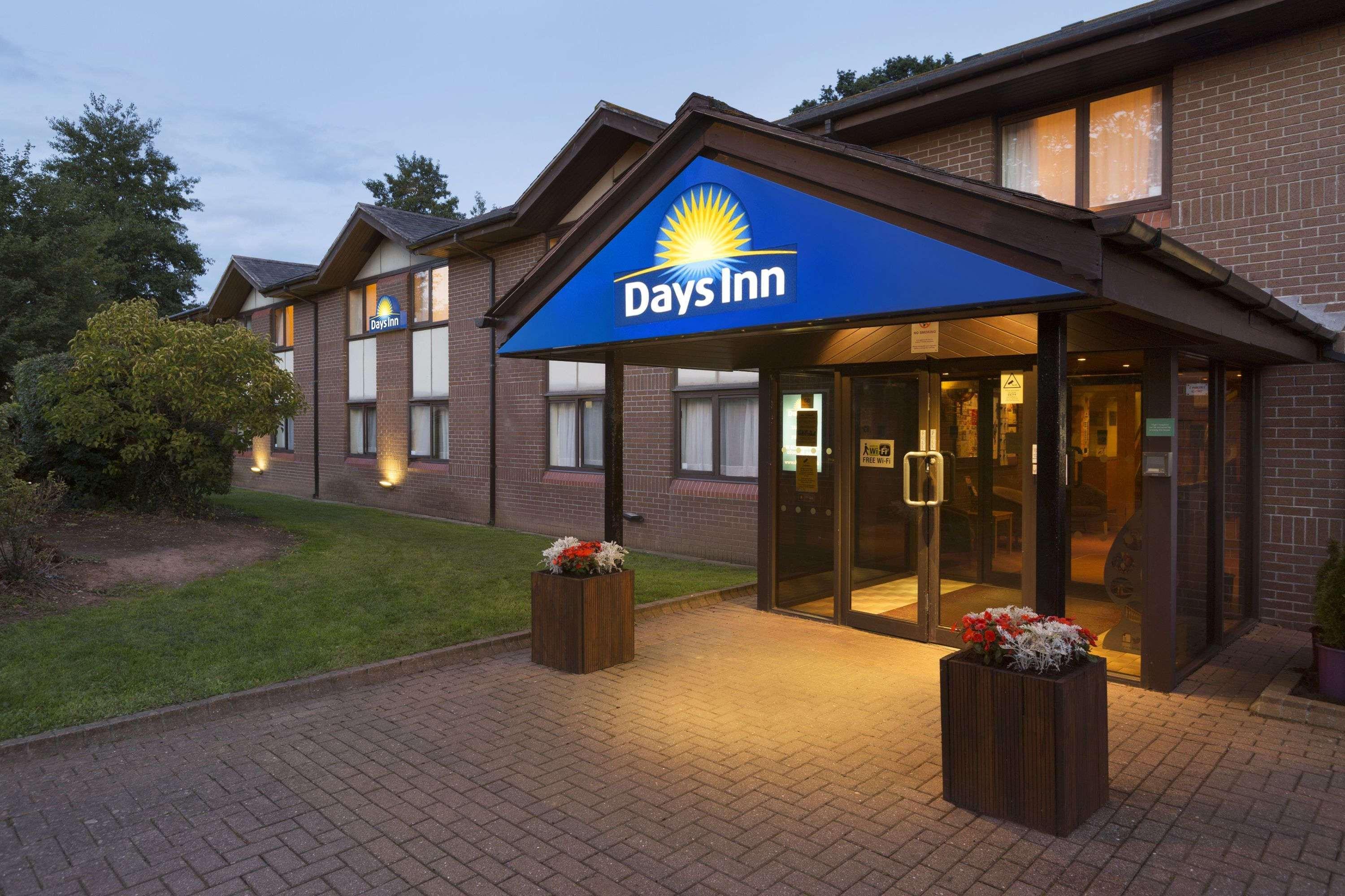 Days Inn Taunton Bagian luar foto